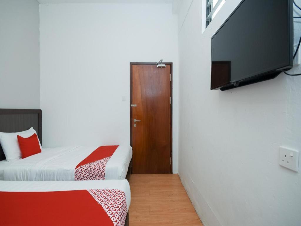 Oyo 1111 Harmony Stay Мири Экстерьер фото